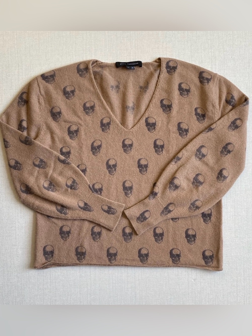 Skull Cashmere Brown Skull Print V-Neck 100% Cashmere Sweater Women’s Size Small